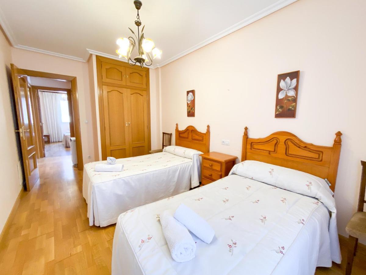 Vivienda Turistica Los Leones ベルランガ・デ・ドゥエロ エクステリア 写真
